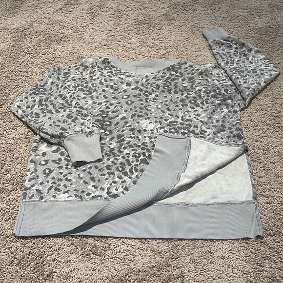 Aerie Fuzzy Sweatshirt - Picture 2 of 11